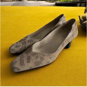 DELMAN Vintage Leather Kitten Heels Size 5.5